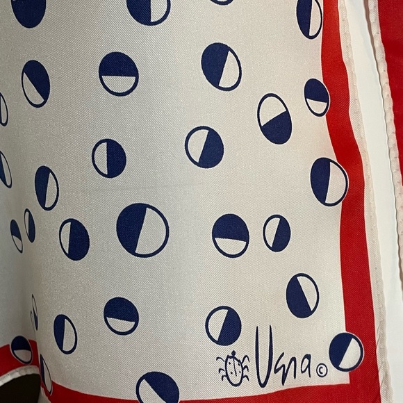 Vintage Vera Silk Blend Scarf 13 In by 44 In Excellent Condition - Picture 4 of 5